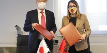 “Për të rritur kapacitetet dhe për të çuar një hap përpara cilësinë e shërbimit”/ Manastirliu firmos marrëveshjen me ambasadorin Japonez